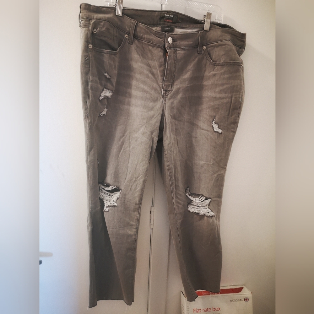 Torrid crop boyfriend skinny jeans denim